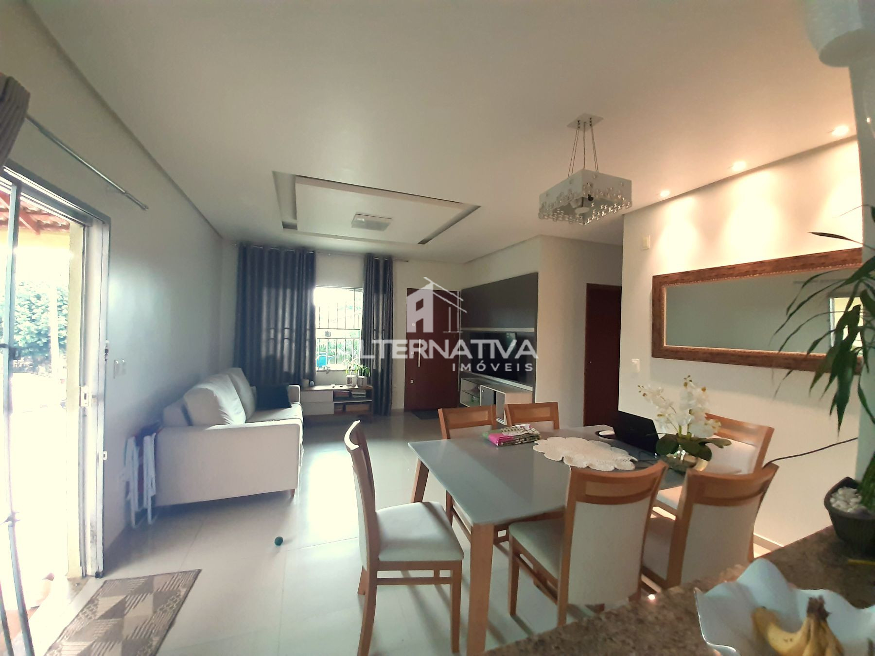 OPORTUNIDADE IMPERDÍVEL! CASA COM PISCINA 