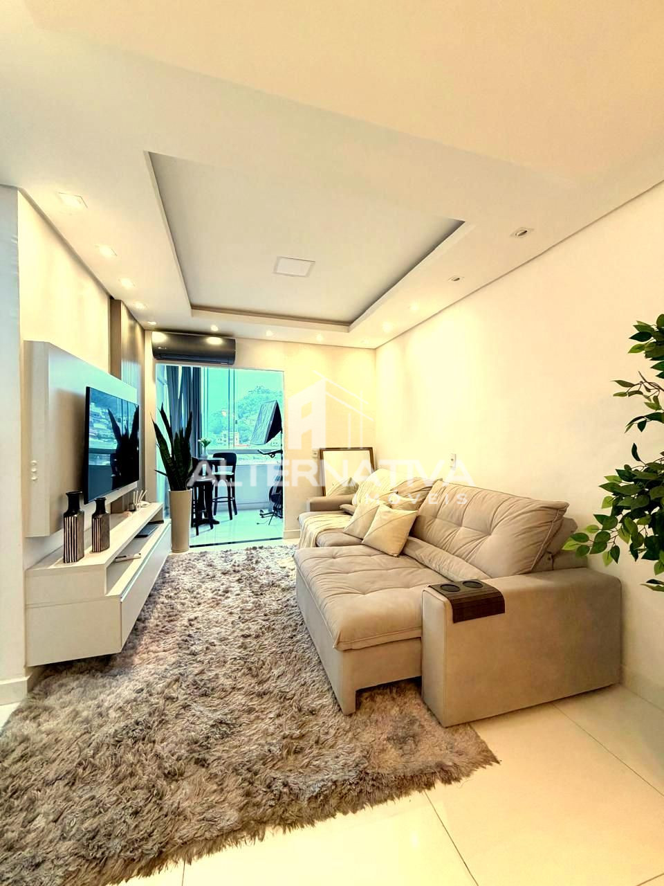 APARTAMENTO MOBILIADO À VENDA!