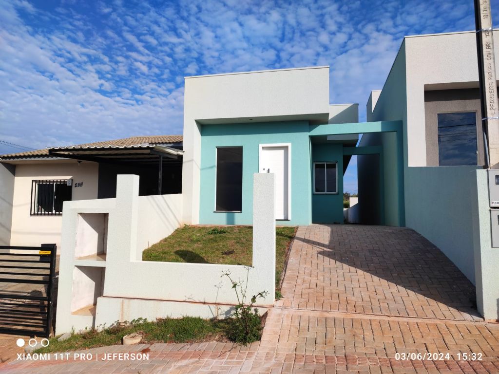 VENDO CASA COM LAJE NO BAIRRO ALVORADA POR R$250.000,00!!!!! Metragem: 📏