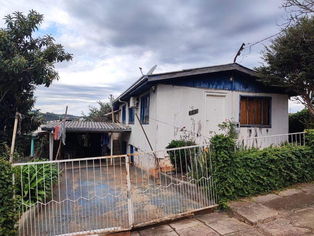 VENDO OU TROCO CASA COM PORÃO NO BAIRRO SÃO VICENTE EM PATO BRANCO PR R$350.000,