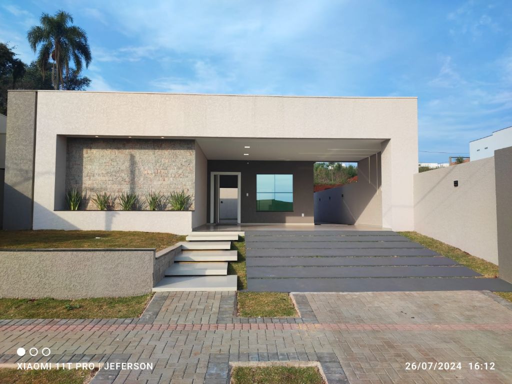 VENDO BELISSIMA CASA NO BAIRRO FRARON EM PATO BRANCO PR R$760.000,00!!!! Metrage