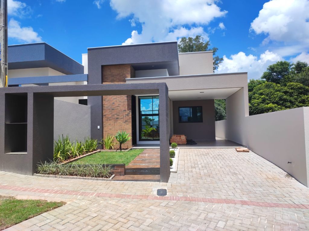 VENDE-SE CASA COM EDÍCULA NO BAIRRO FRARON EM PATO BRANCO PR POR R$730.000,00!!!