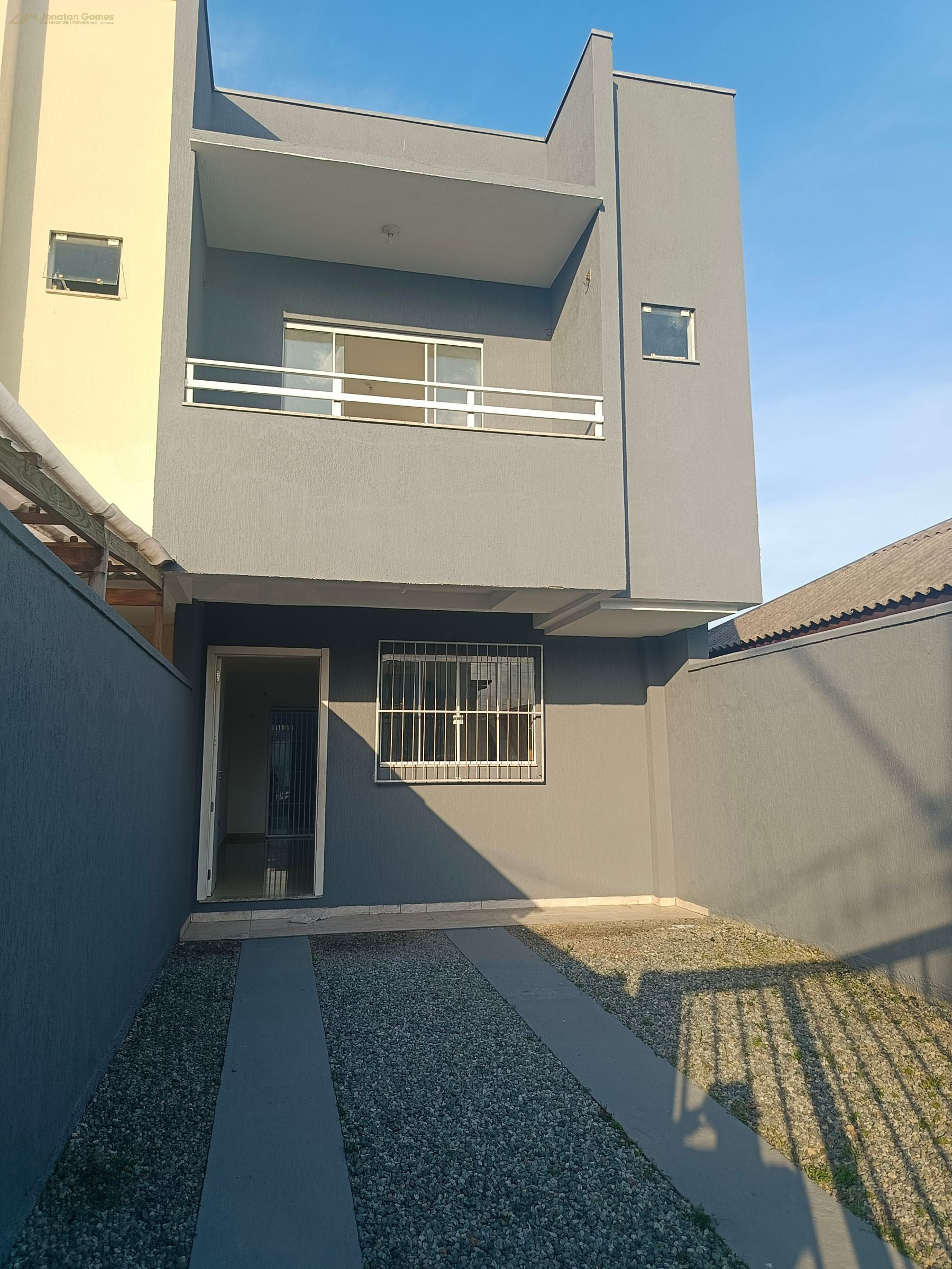 SOBRADO  DUAS SUITES