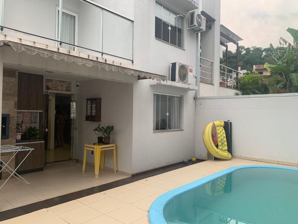 SOBRADO NO BAIRRO SÃO CRISTÓVÃO COM PISCINA