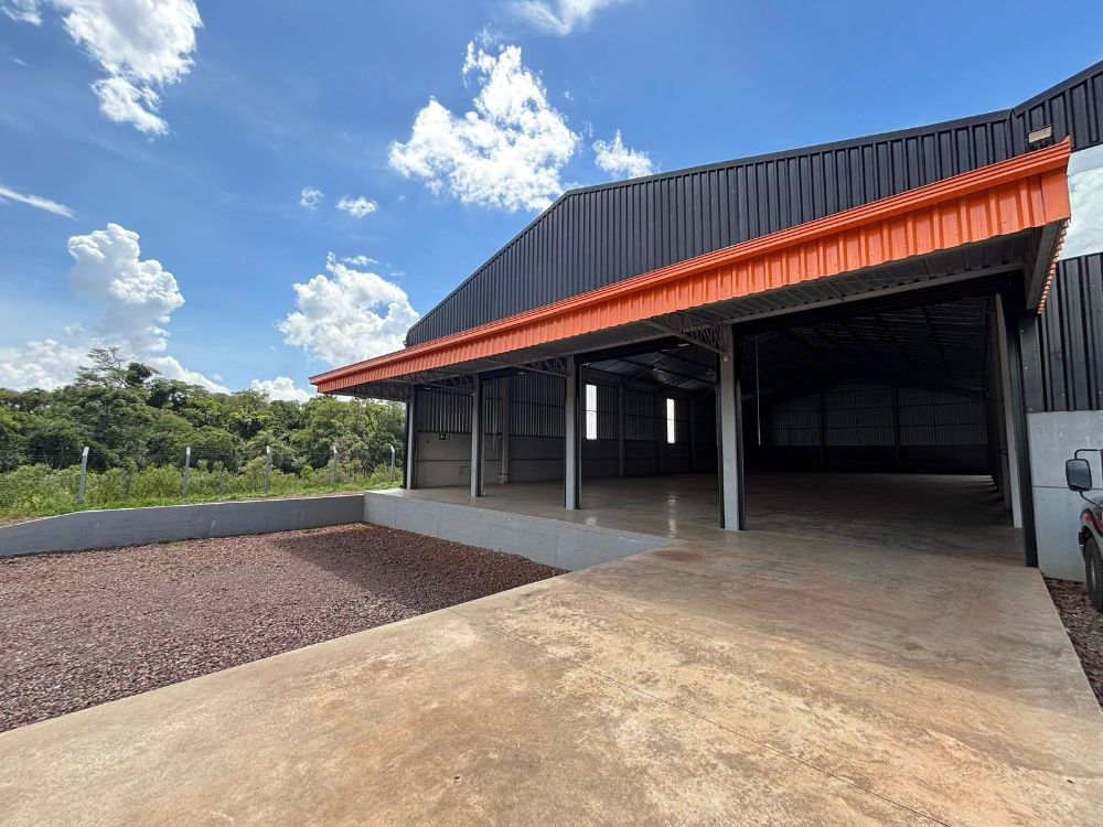 BARRACÃO COM 1500M2 DISPONIVEL PARA LOCAÇÃO