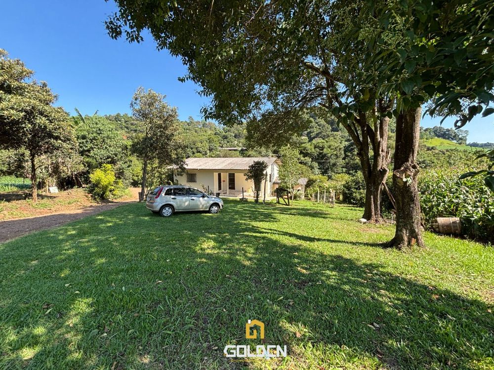 SITIO  A POUCOS KM DA CIDADE