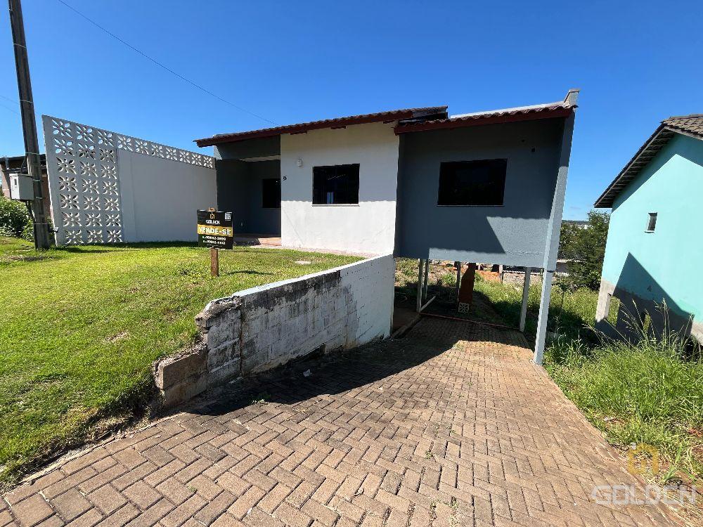 CASA COM TERRENO AMPLO NO BAIRRO SADIA