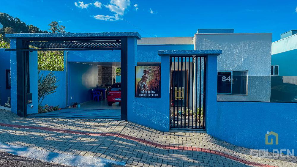Casa com AMPLO ESPAÇO e ÓTIMA LOCALIZAÇÃO - LOT. SÃO JOSE (SEM...