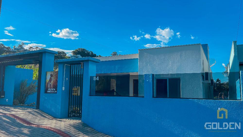 Casa com AMPLO ESPAÇO e ÓTIMA LOCALIZAÇÃO - LOT. SÃO JOSE (SEM...