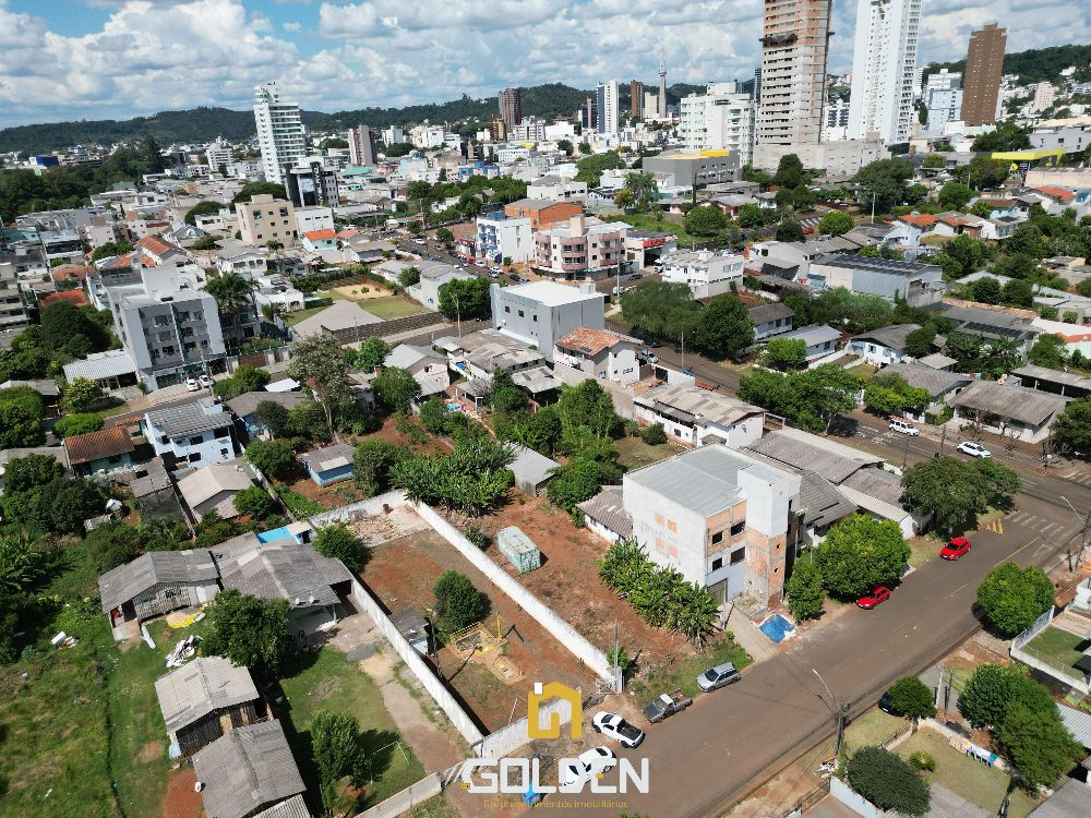 TERRENO AMPLO PERTINHO DO CENTRO
