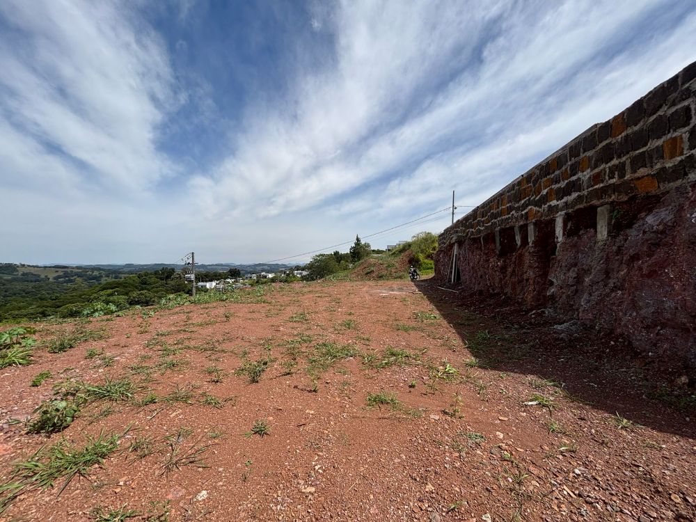 TERRENO COM LINDA VISTA NO LOT ALTO DA CONQUISTA