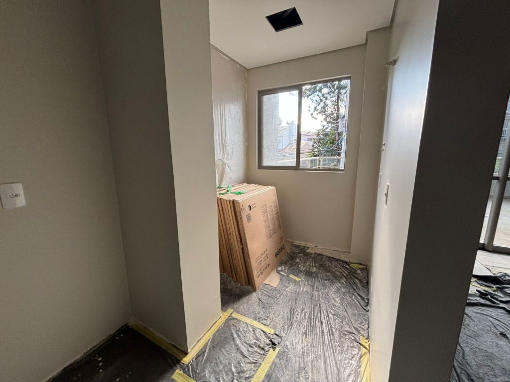 APARTAMENTO COM TERRAÇO NO ED. VENETO
