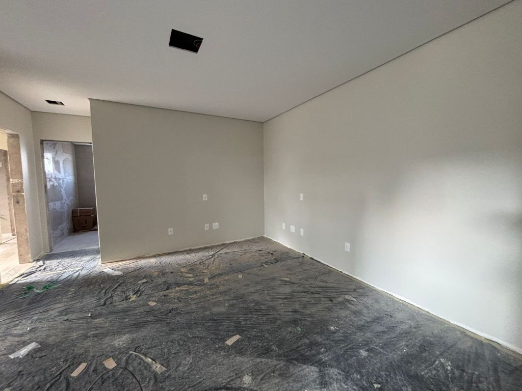 APARTAMENTO COM TERRAÇO NO ED. VENETO