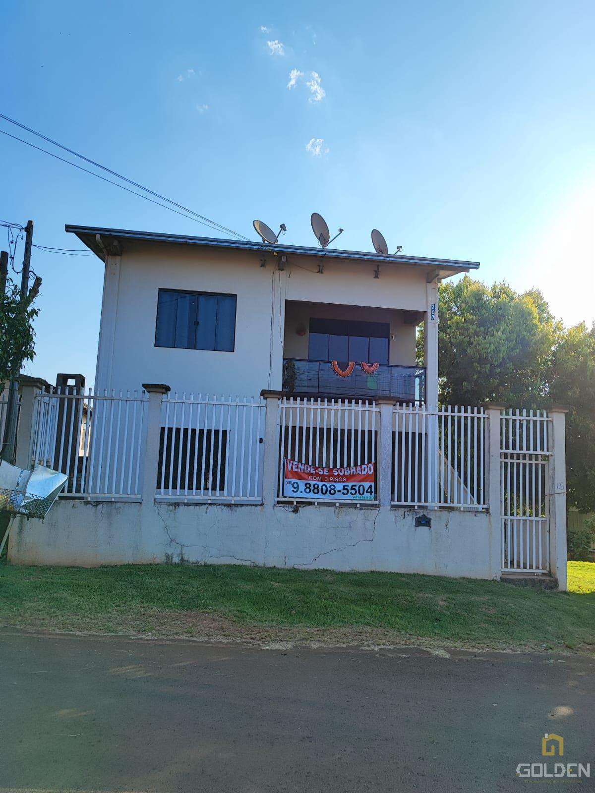SOBRADO NO BAIRRO PINHEIRINHO