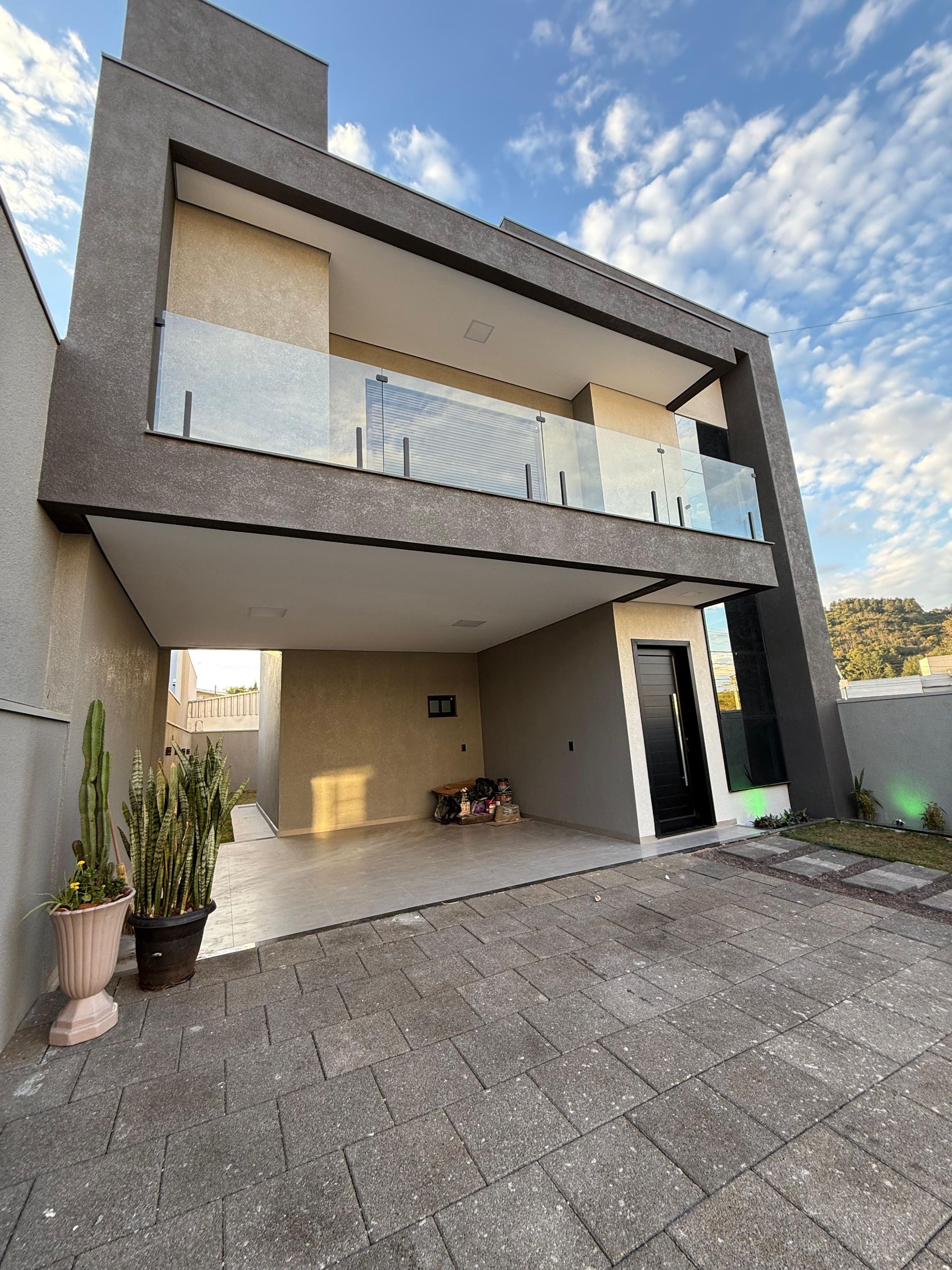 SOBRADO SEMI MOBILIADO NO BAIRRO JD SEMINÁRIO