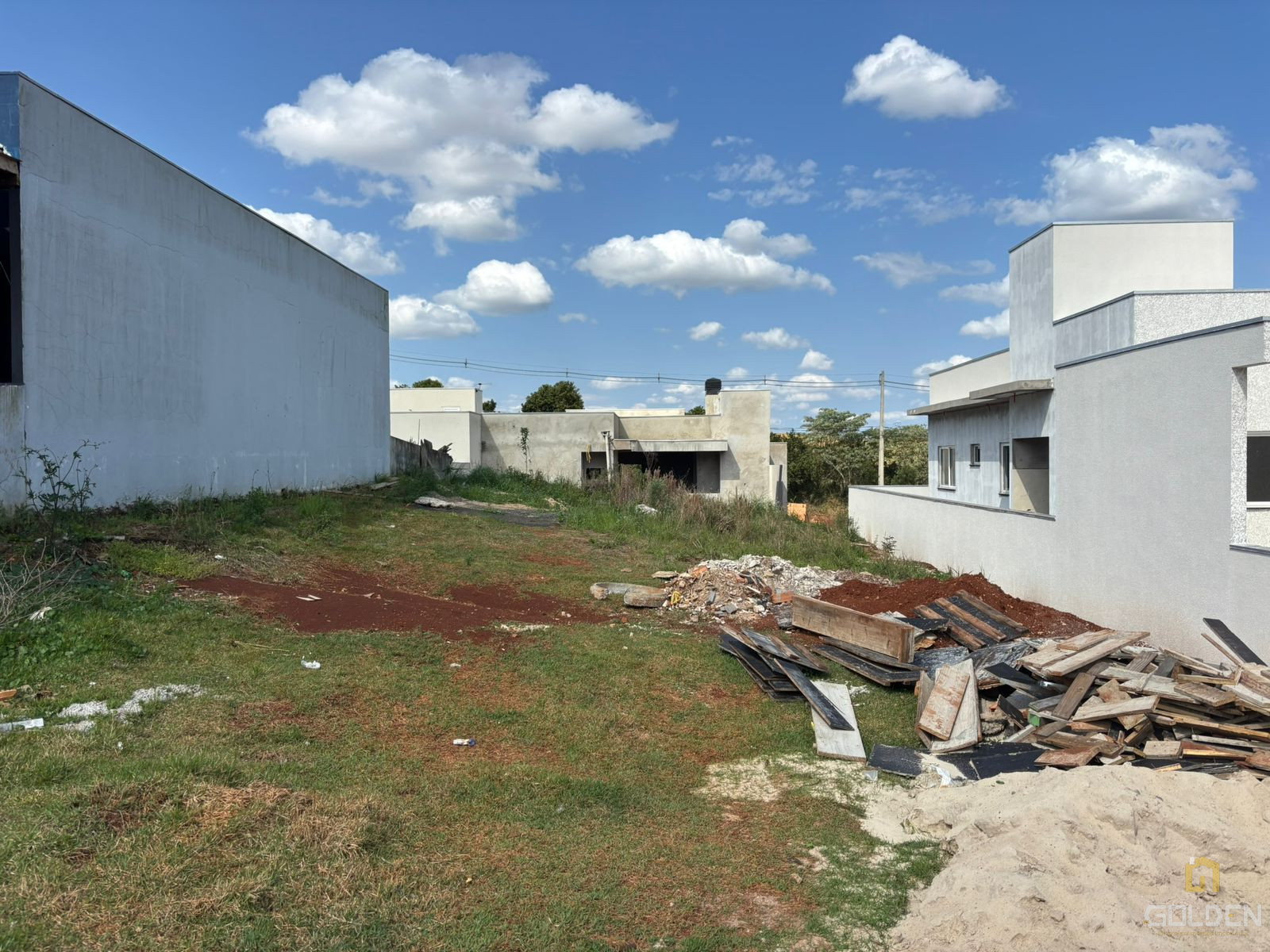 TERRENO PRONTO PARA CONSTRUIR NO LOT. CESARI
