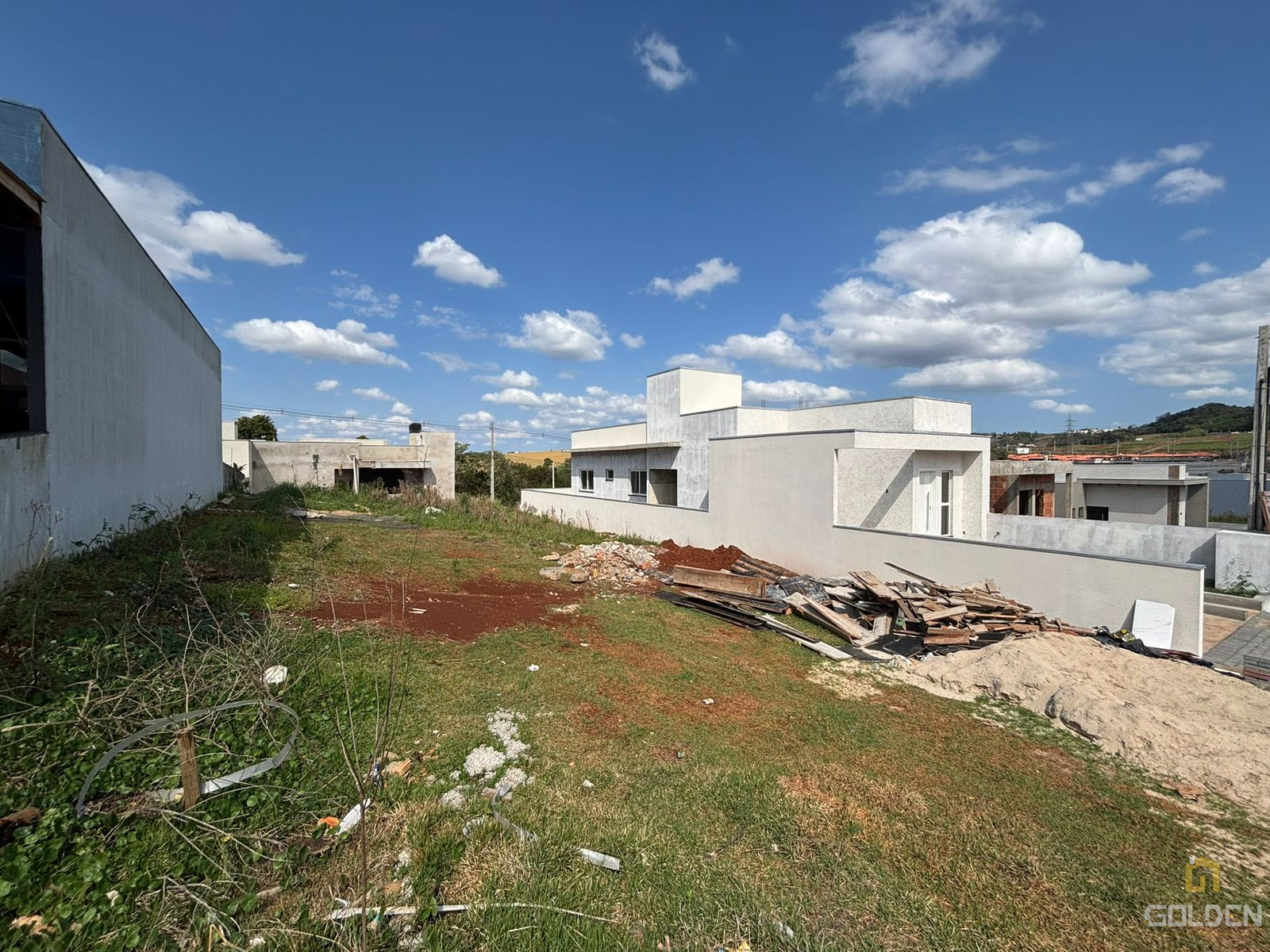 TERRENO PRONTO PARA CONSTRUIR NO LOT. CESARI