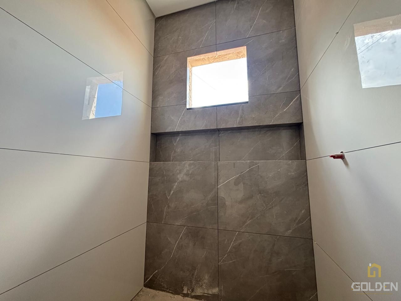 CASA NOVA EM FRENTE AO LAGO DO PINHEIRINHO