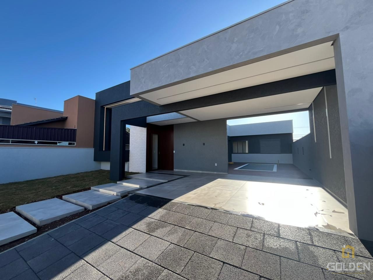 CASA DE ALTÍSSIMO PADRÃO COM PROJETO MODERNO E INTELIGENTE