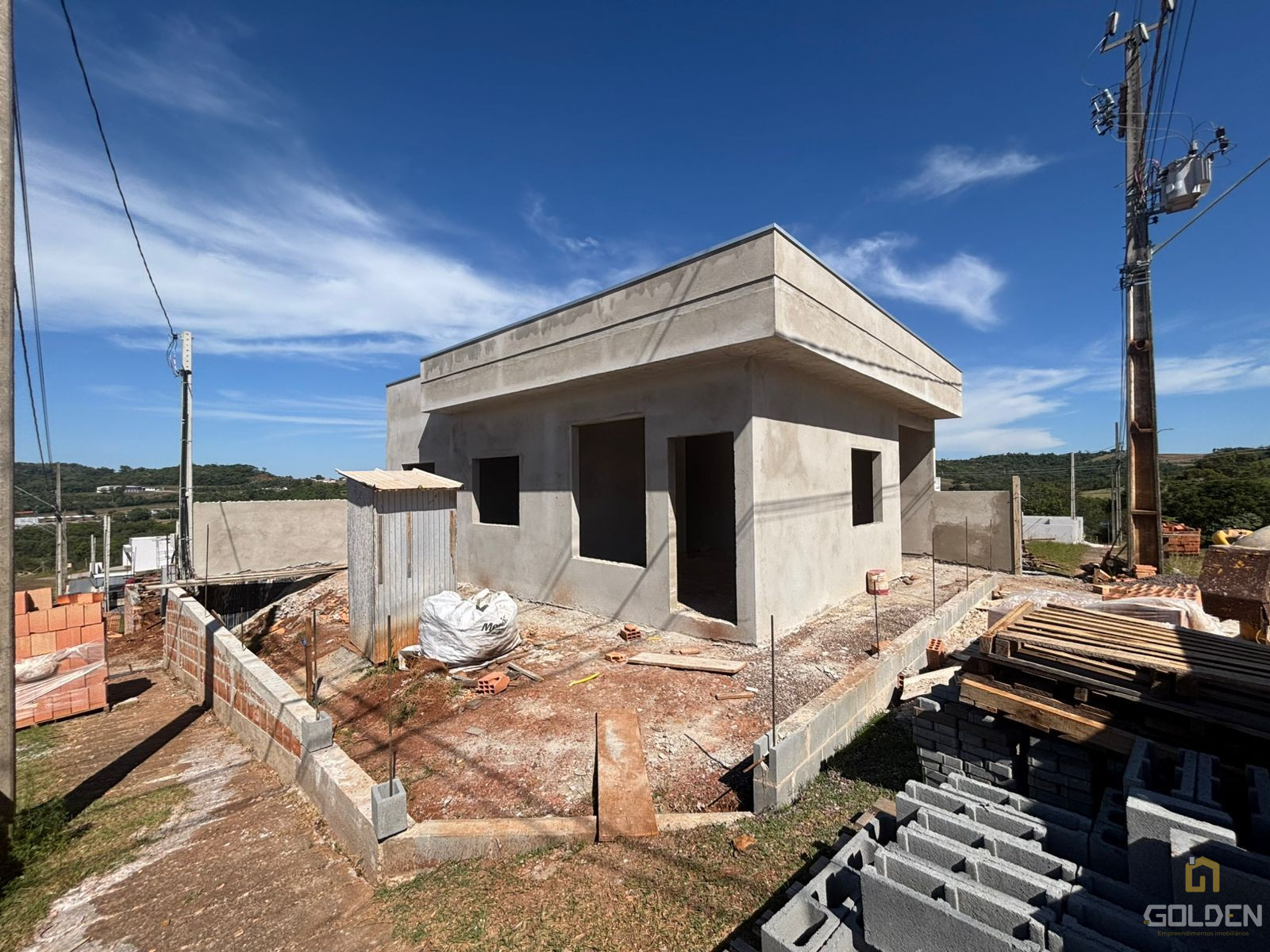 CASA DE ESQUINA NO LOT. VILA MARINE