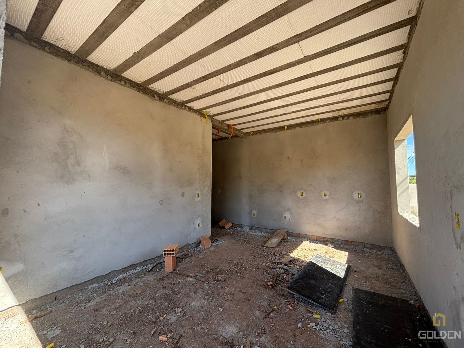 CASA DE ESQUINA NO LOT. VILA MARINE