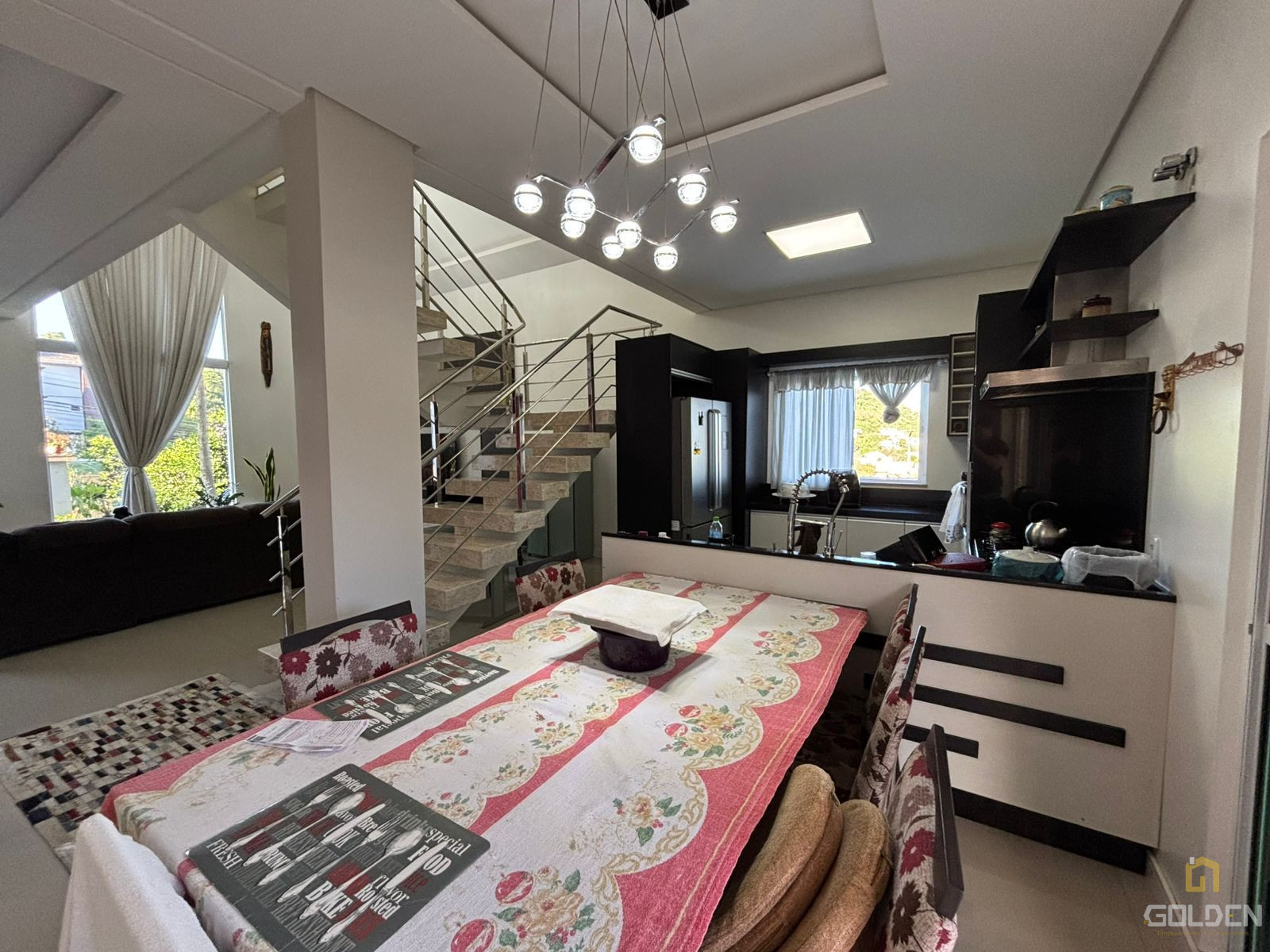 CASA DUPLEX DE ALTO PADRÃO NO BAIRRO CRISTO REI