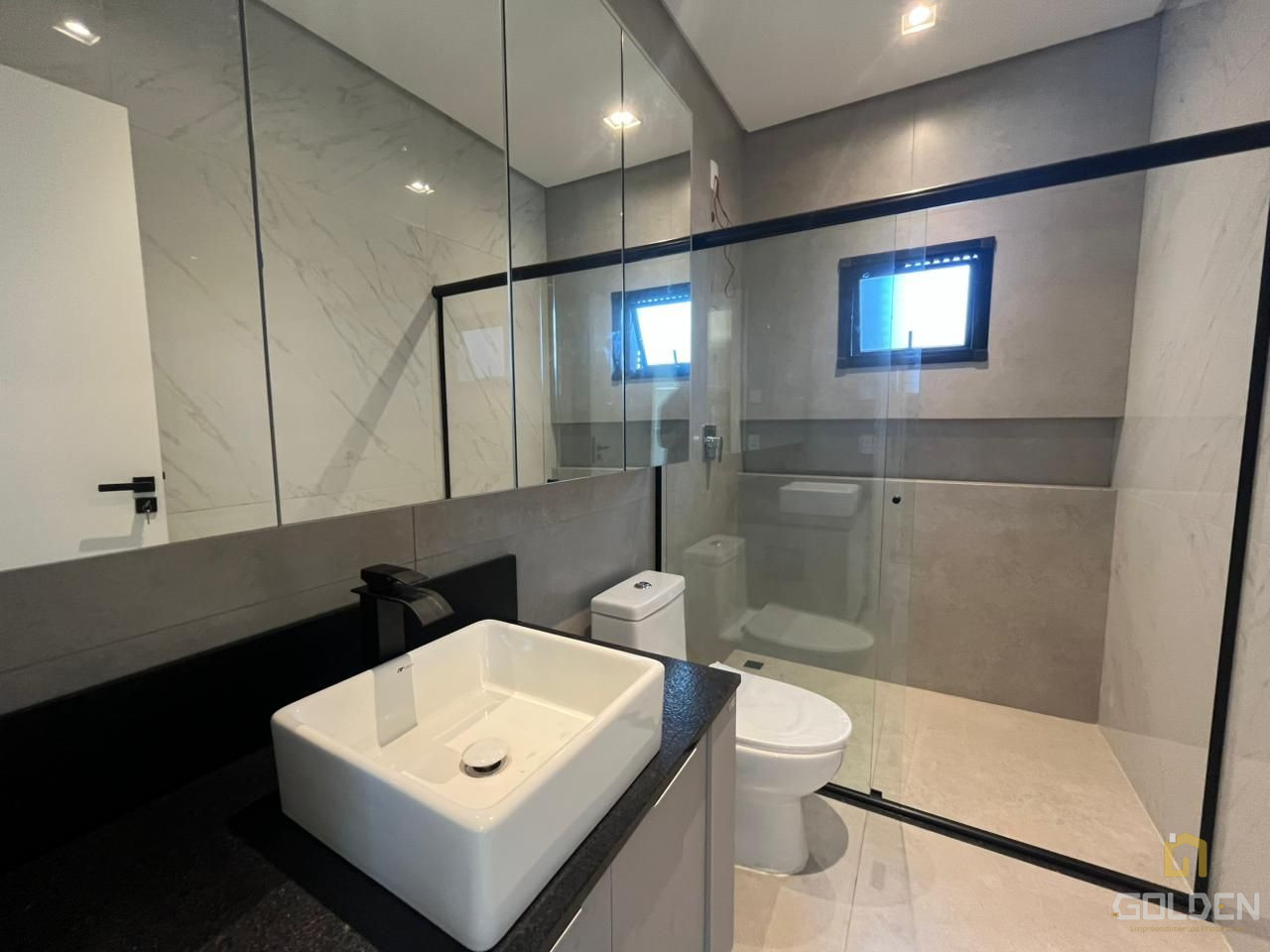 Casa totalmente moderna e automatizada!