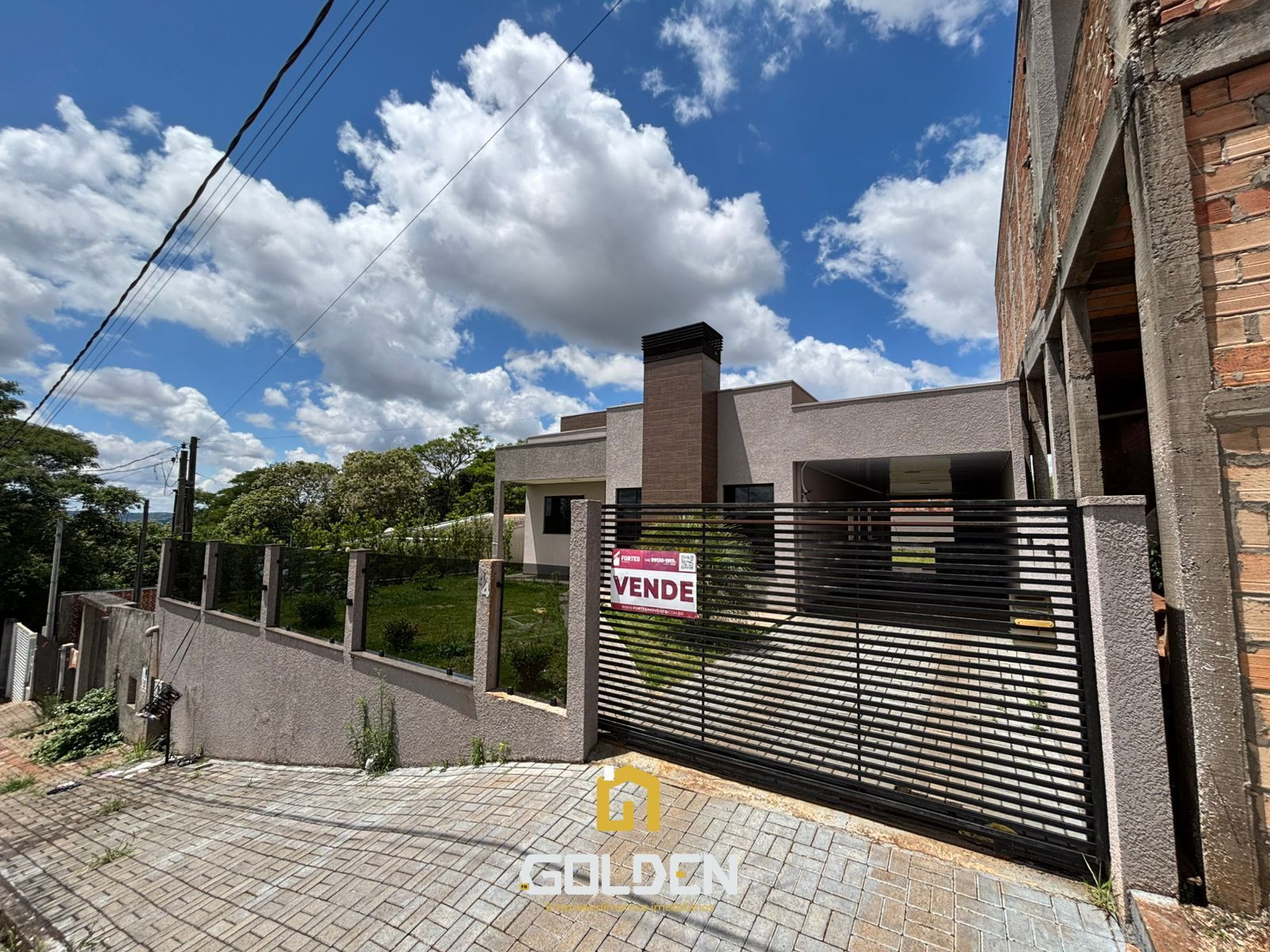 CASA SEMI MOBILIADA NO BAIRRO AEROPORTO