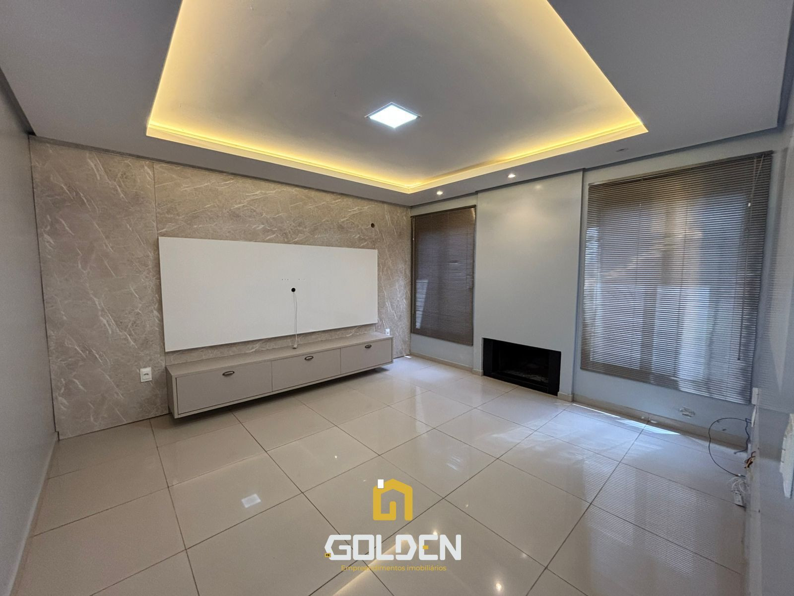 CASA SEMI MOBILIADA NO BAIRRO AEROPORTO