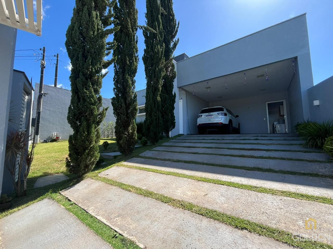 Casa inteligente e moderna disponível para venda!