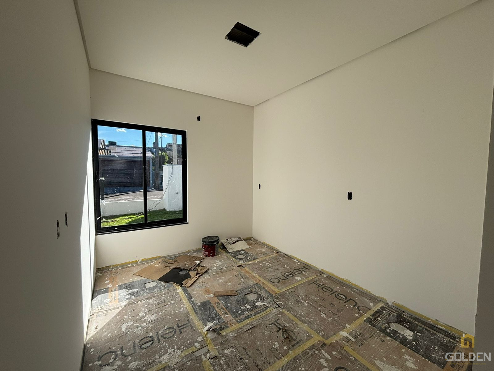 CASA COM 01 SUÍTE+01 QUARTO NO NOVA PETRÓP.