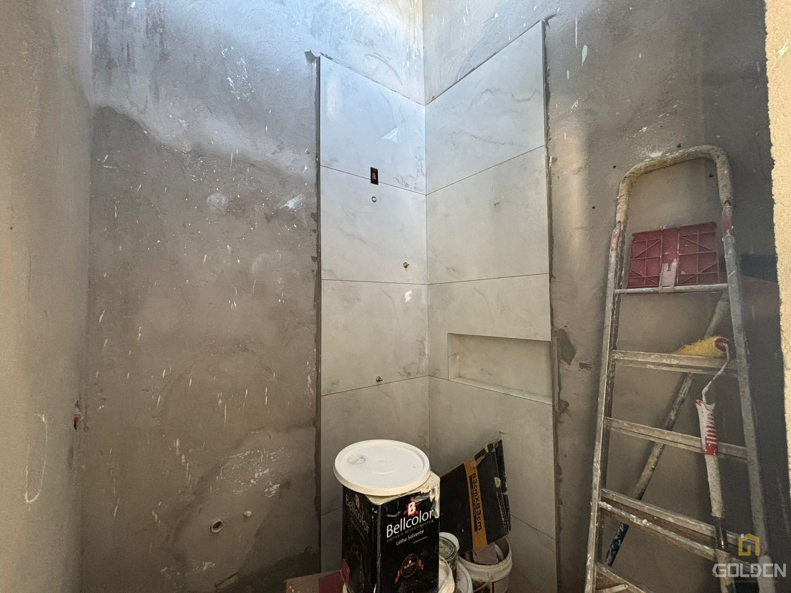 CASA COM 01 SUÍTE+01 QUARTO NO NOVA PETRÓP.