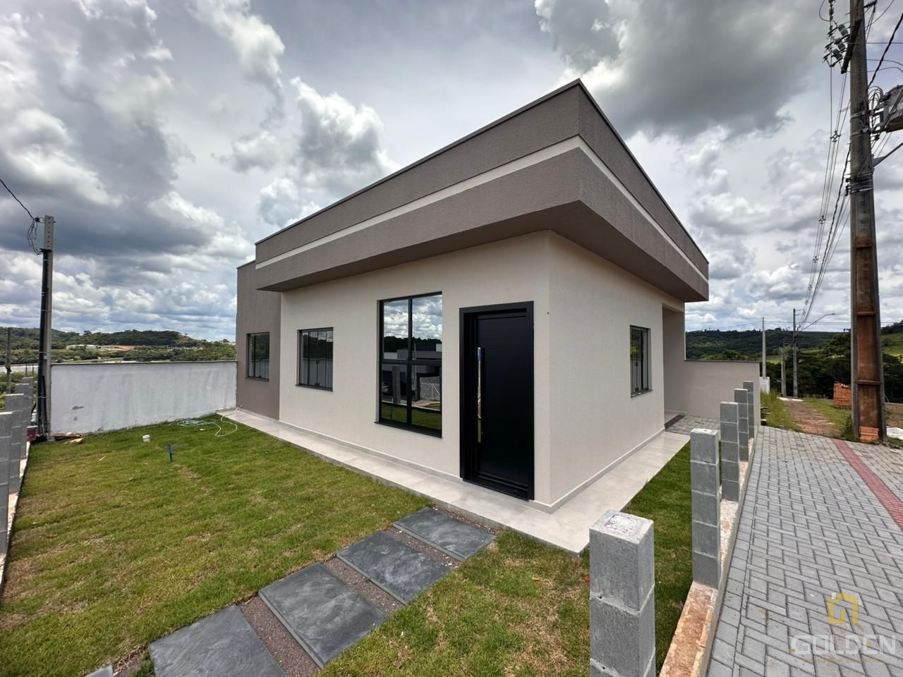 CASA DE ESQUINA NO LOT. VILA MARINE