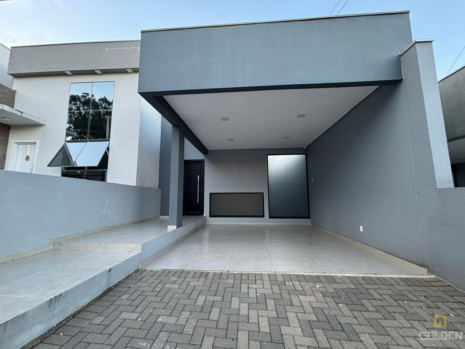 SOBRADO SEMI MOBILIADO PARA VENDA