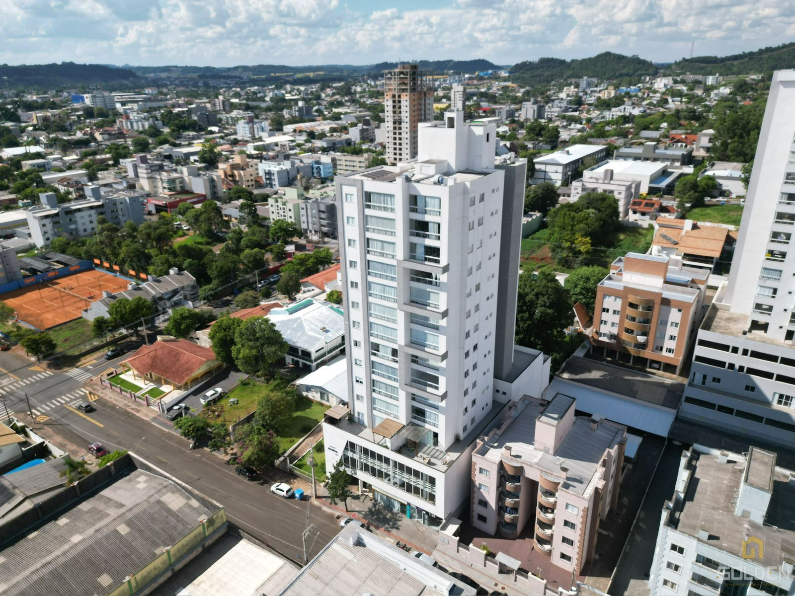 APARTAMENTO COM TERRAÇO NO INDUSTRIAL