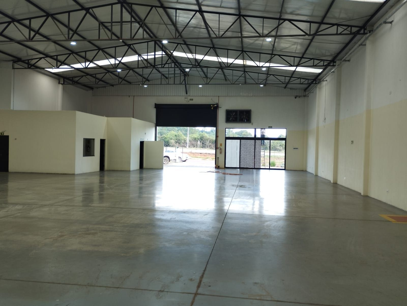 BARRAC�O COMERCIAL / INDUSTRIAL � FRENTE PARA BR-466 � PITANGA/PR
