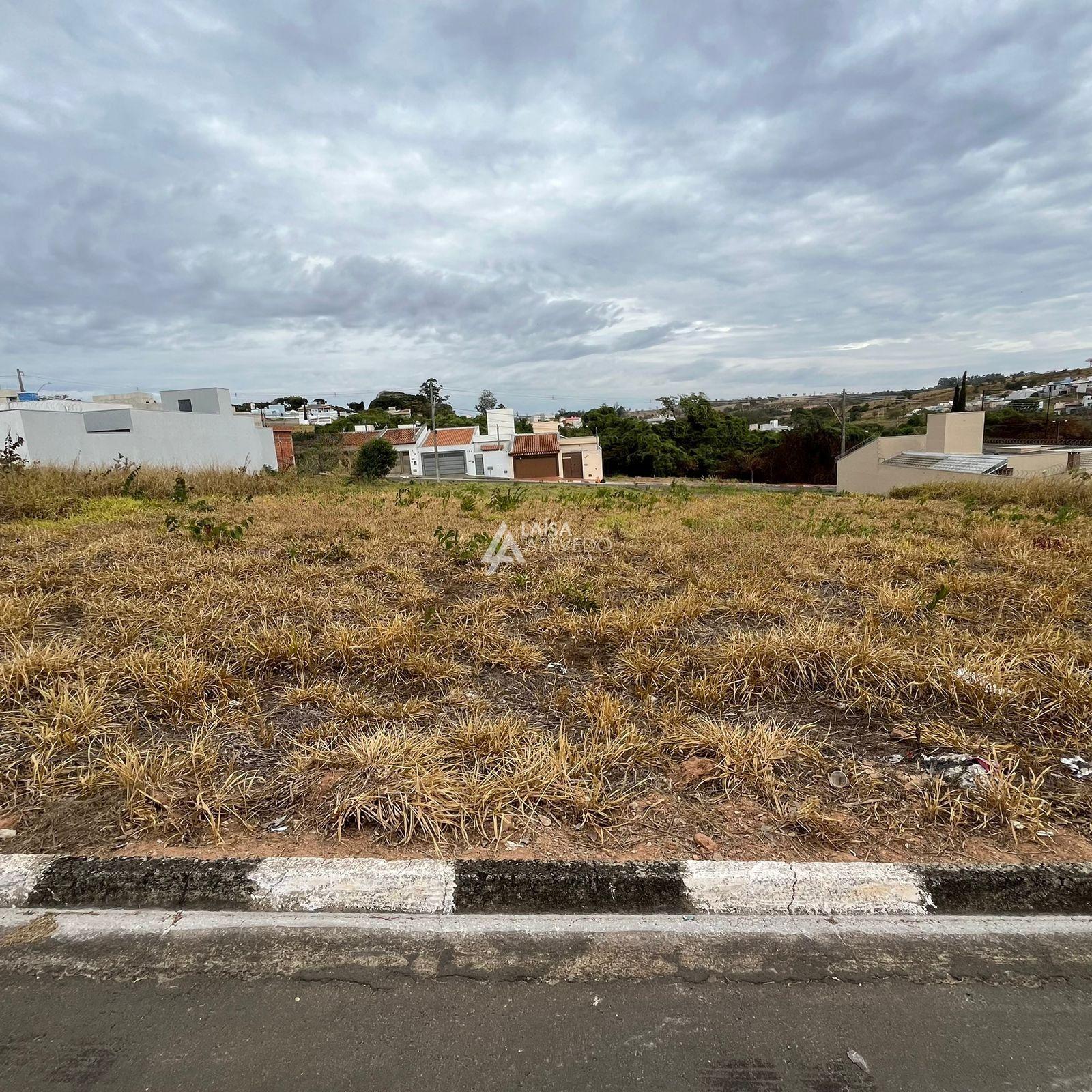 LOTE AO LADO DO FÓRUM