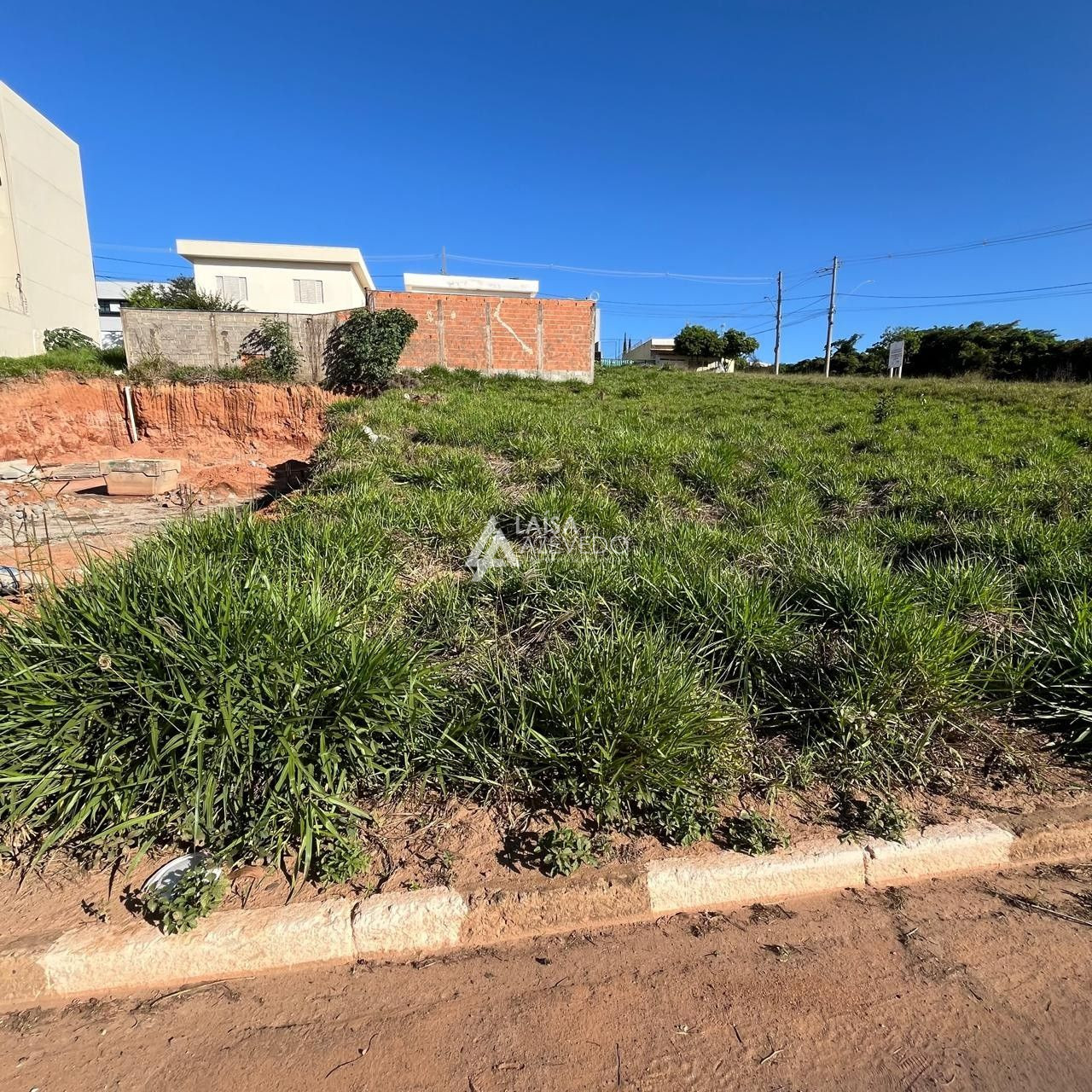 LOTE JARDIM PINHEIROS