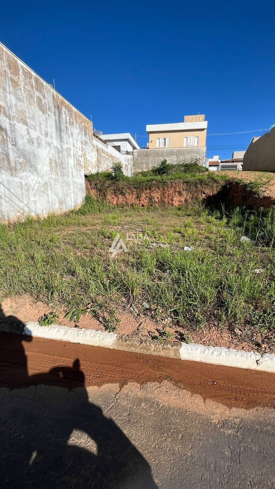 LOTE JARDIM PINHEIROS