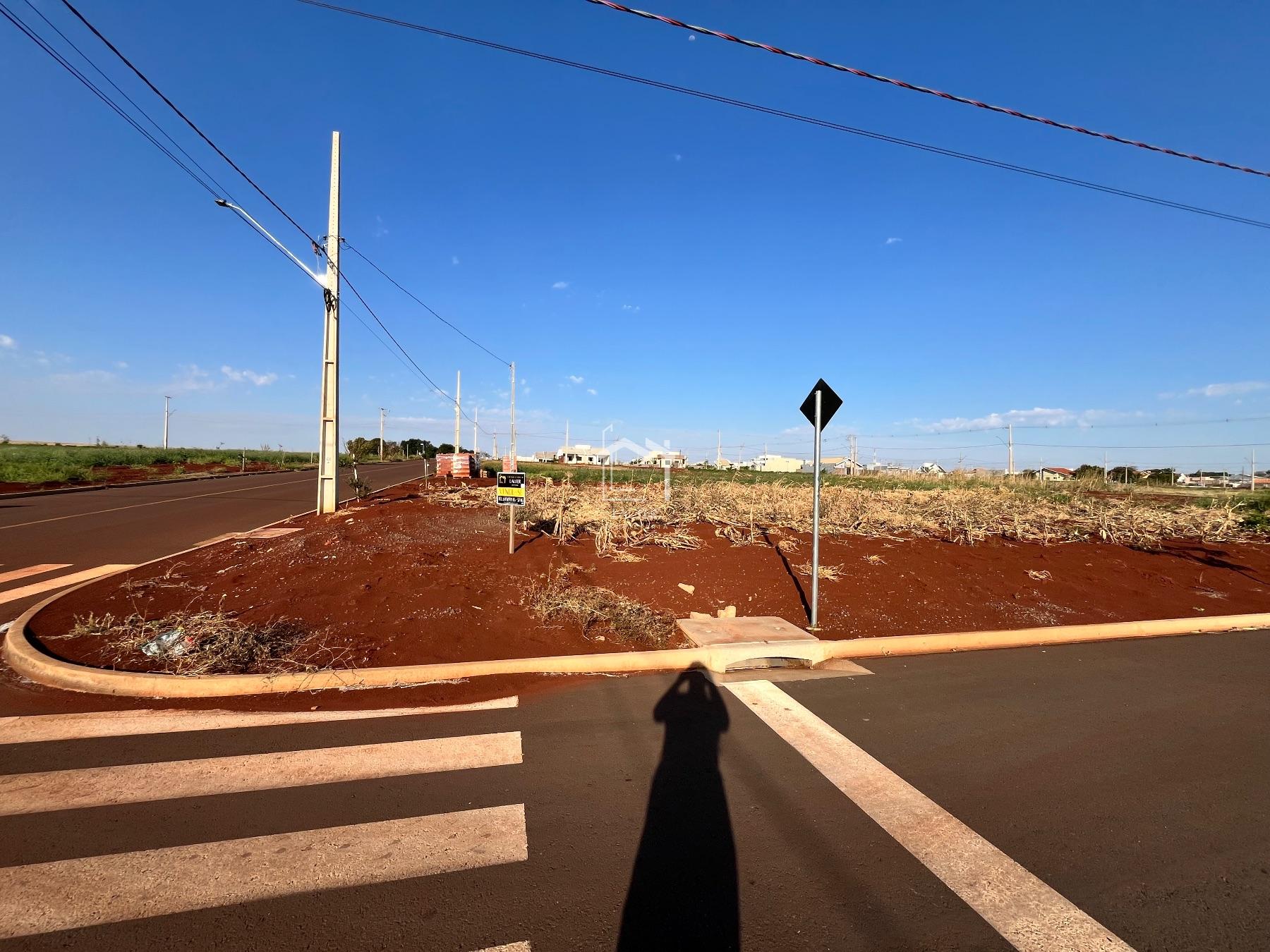TERRENO DE ESQUINA 