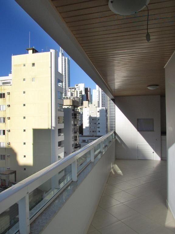 Apartamento 2 qurtos ótima localização 
