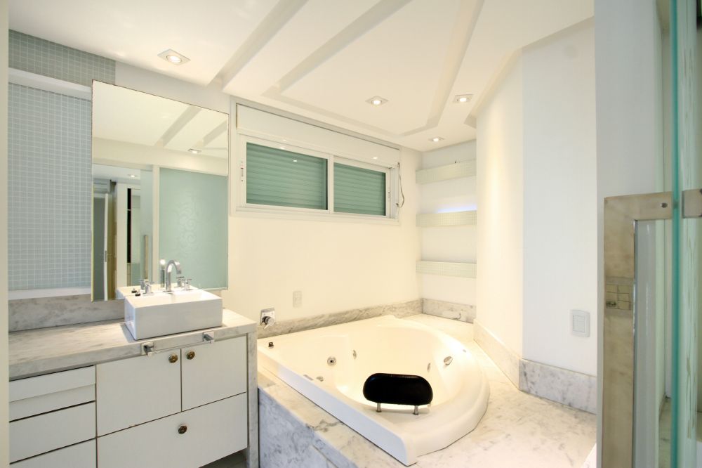 LINDO APARTAMENTO EM ALTO PADRÃO - SEMI MOBILIADO
