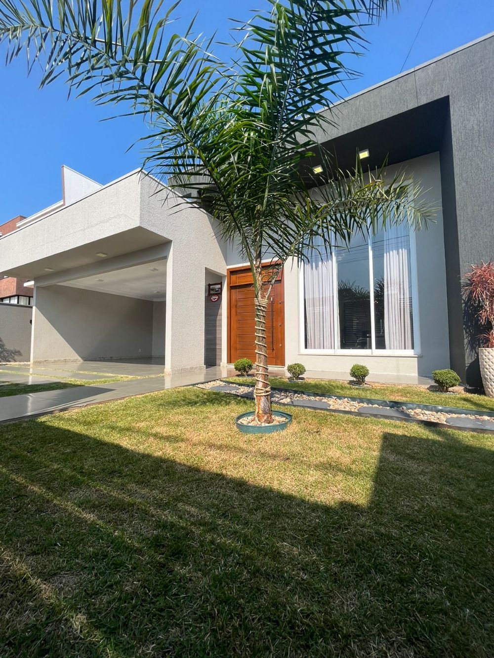 LINDA CASA EM ALTO PADRÃO NO LOTEAMENTO INDUSTRIAL 2