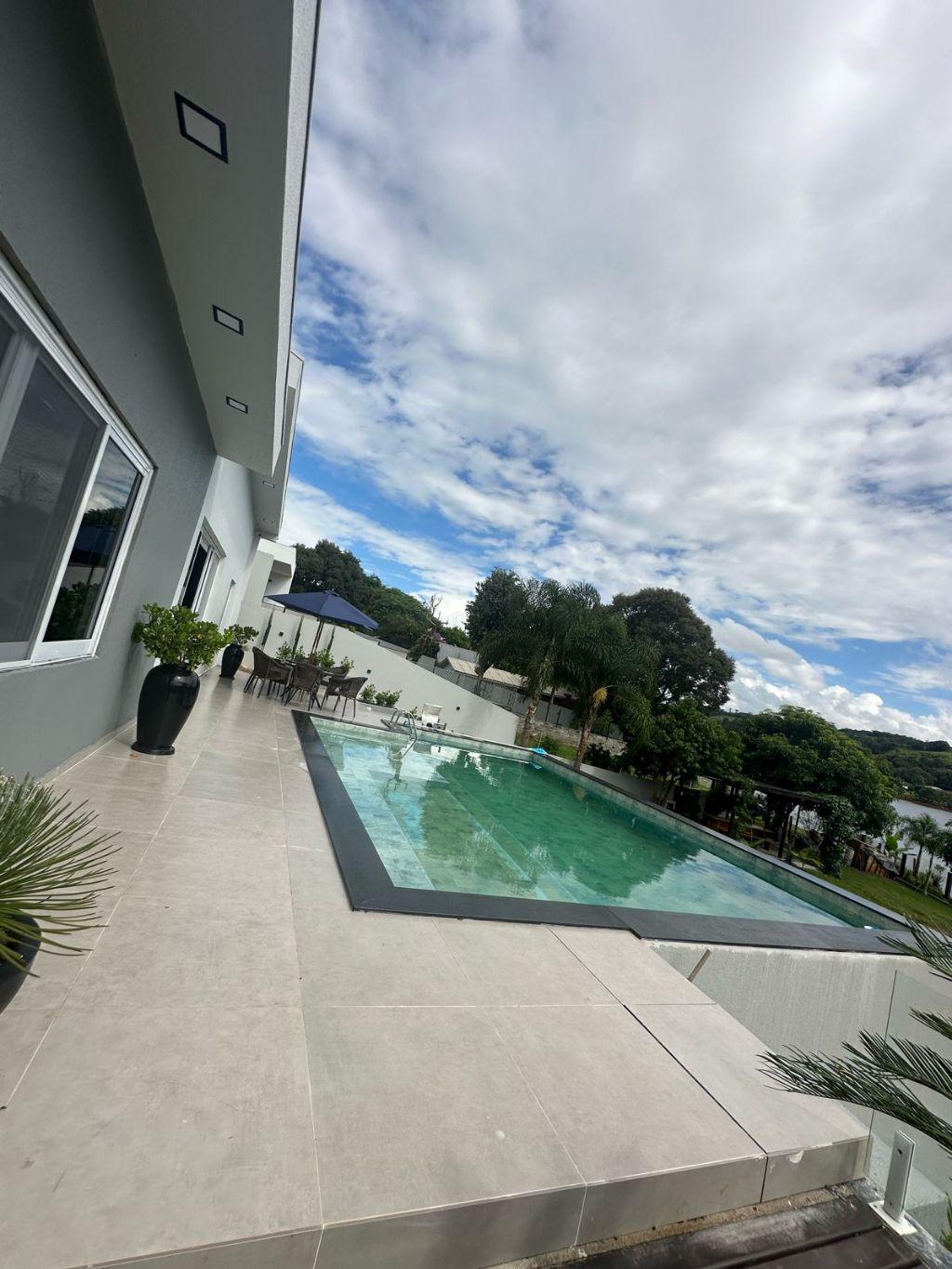Belissima Casa no Alagado em Mangueirinha