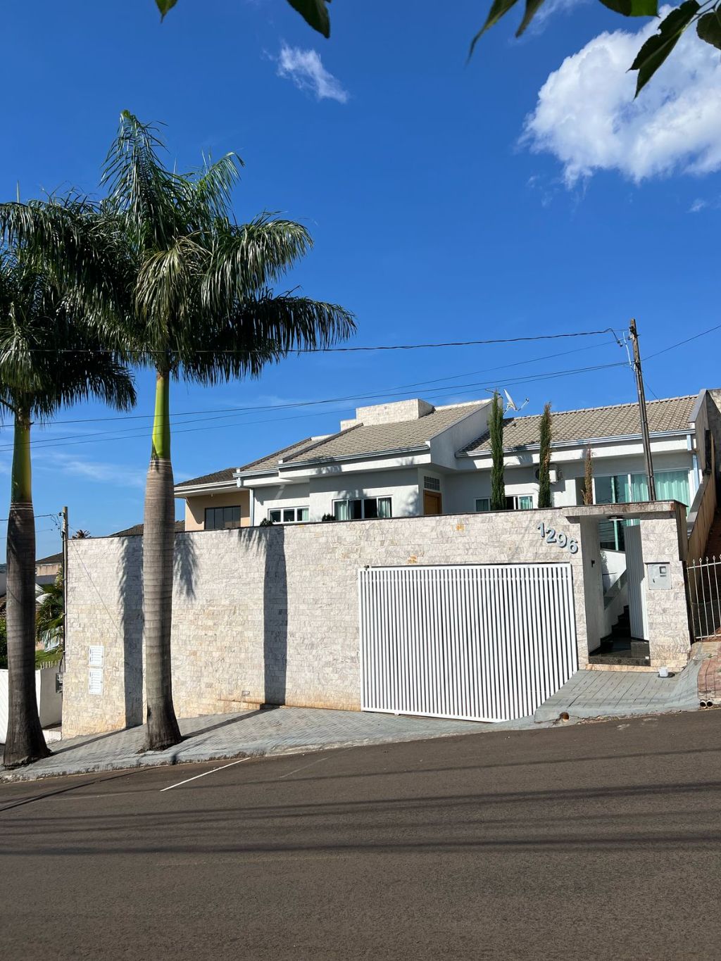  Casa alto padrão - Com Piscina  - VENDE OU TROCA POR APARTAME...
