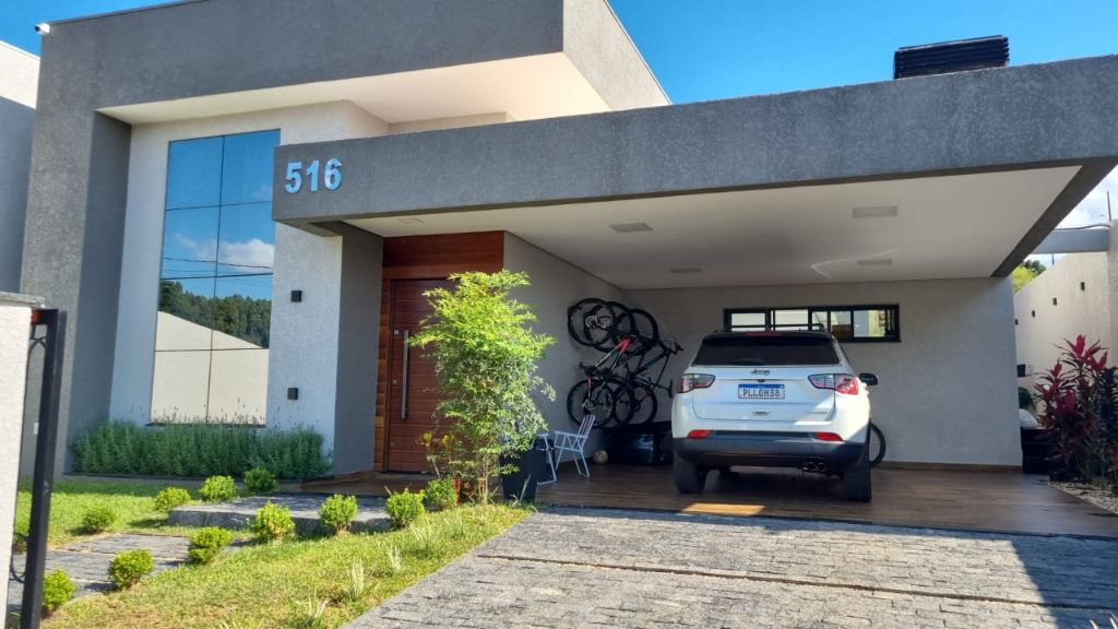 BELISSIMA CASA TÉRREA DE FRENTE PRO LAGO NO BAIRRO SÃO FRANCISCO