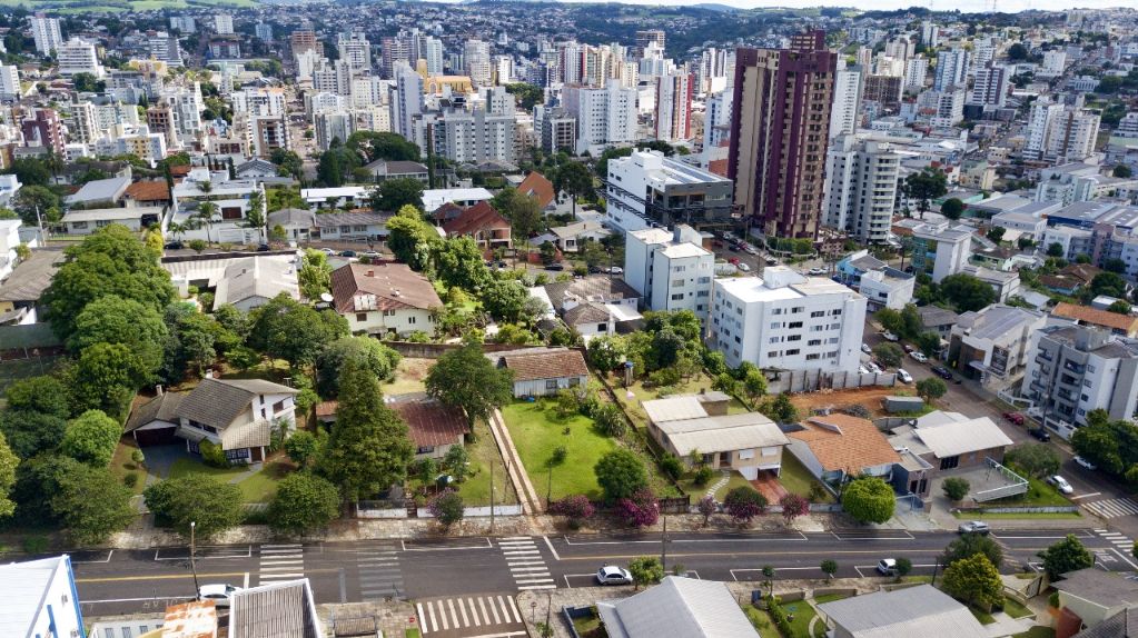 EXCELENTE TERRENO NO BAIRRO PINHEIROS