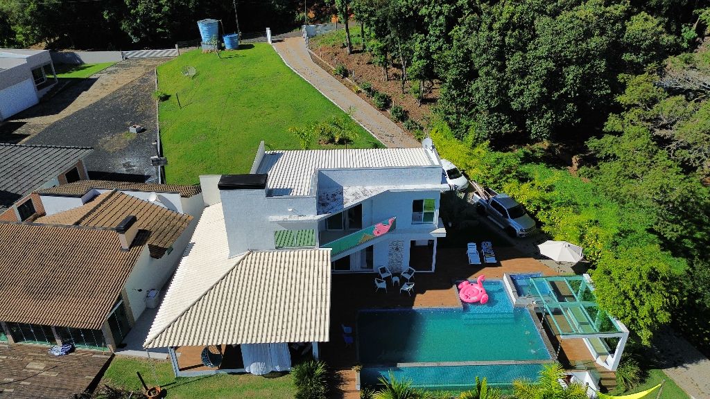 BELISSIMA CASA NO ALAGADO EM MANGEIRINHA