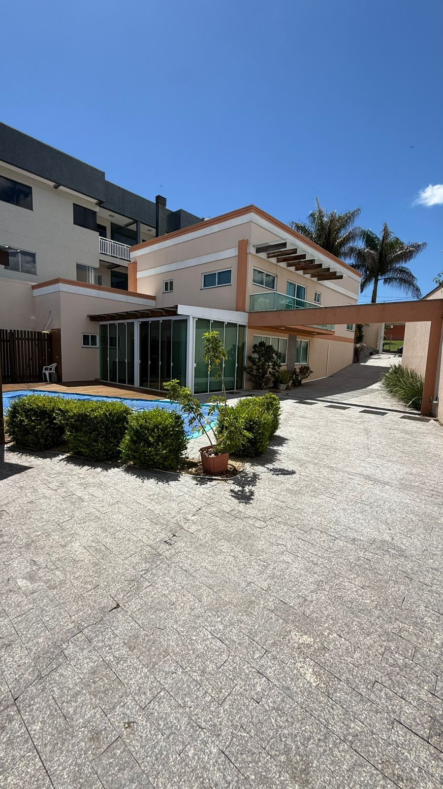 CASA MOBILIADA PARA VENDA OU LOCAÇÃO