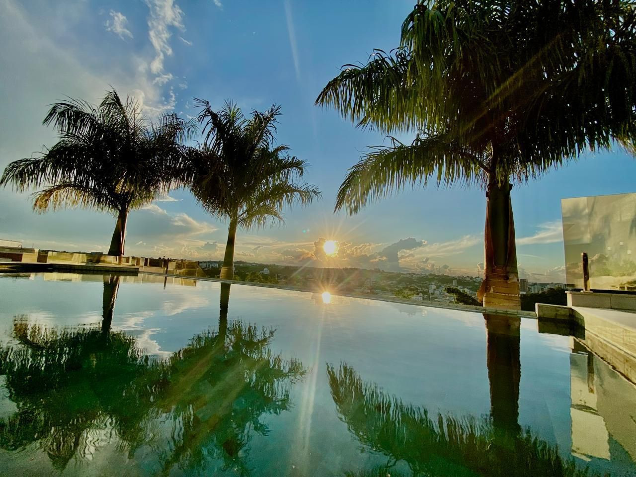 MANSÃO MOBILIADA COM A MELHOR VISTA DA CIDADE